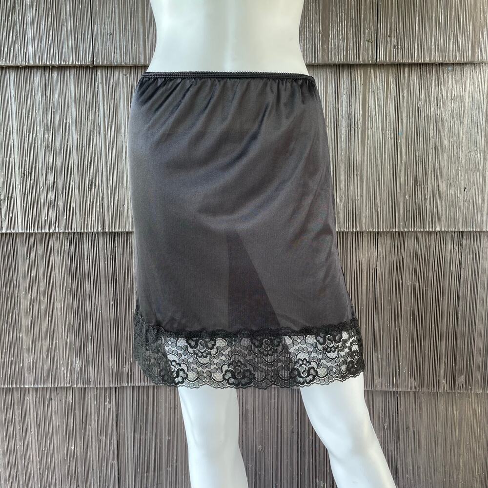 🔥Vintage Sears Made In USA Nylon Lace Trim With Slit Black Mini Slip Lingerie